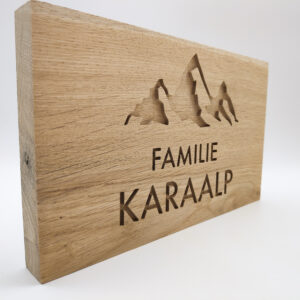 Namensschild aus Eiche mit Bergen | Familiennamen | Familien Schild | Holzschild Name | personalisiertes Türschild | Eingang |